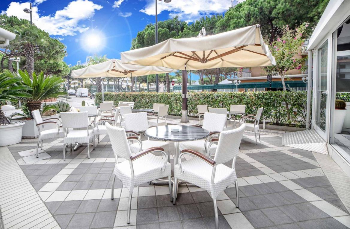 Hotel All'Orologio 3 Stelle Superior Caorle Dış mekan fotoğraf