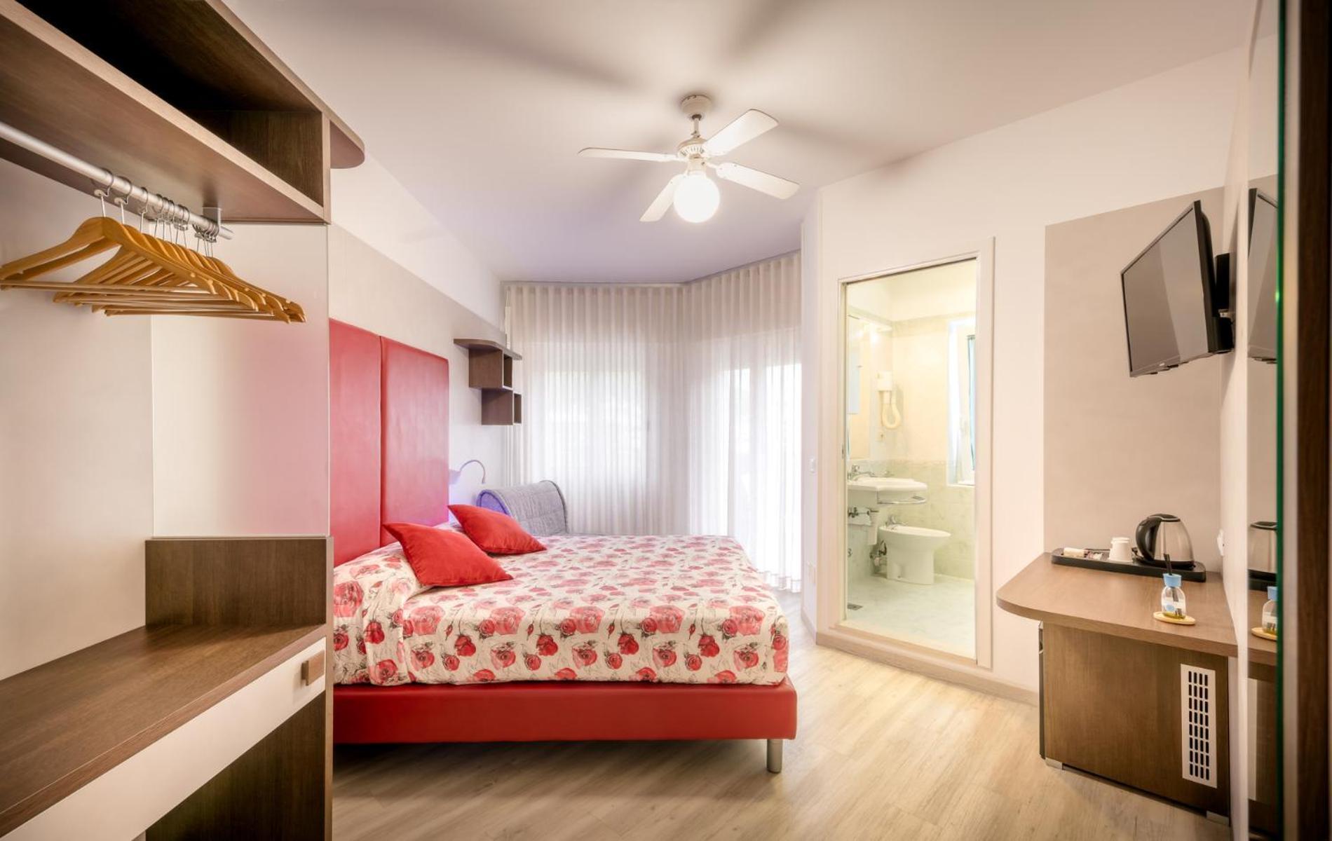 Hotel All'Orologio 3 Stelle Superior Caorle Dış mekan fotoğraf