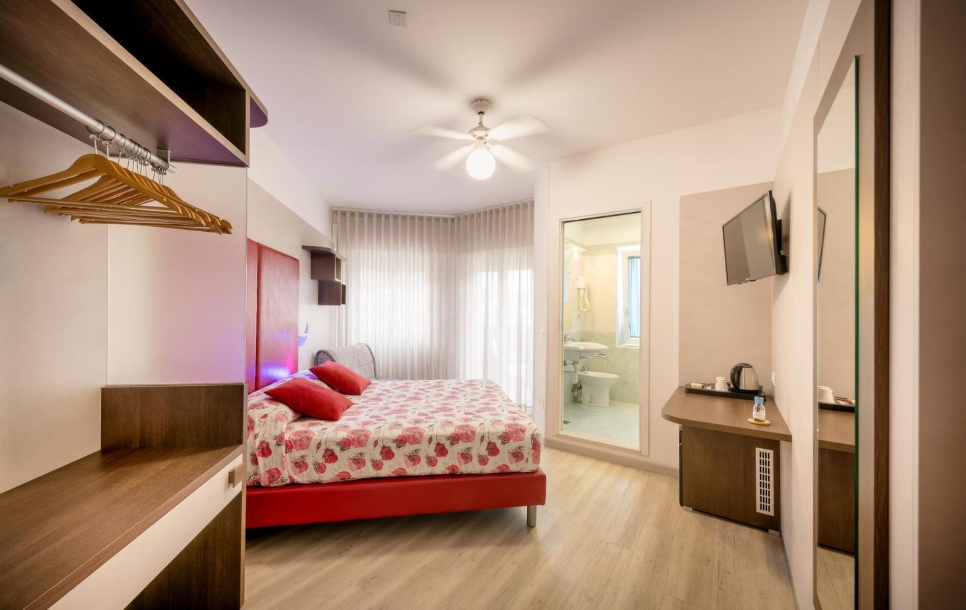 Hotel All'Orologio 3 Stelle Superior Caorle Dış mekan fotoğraf