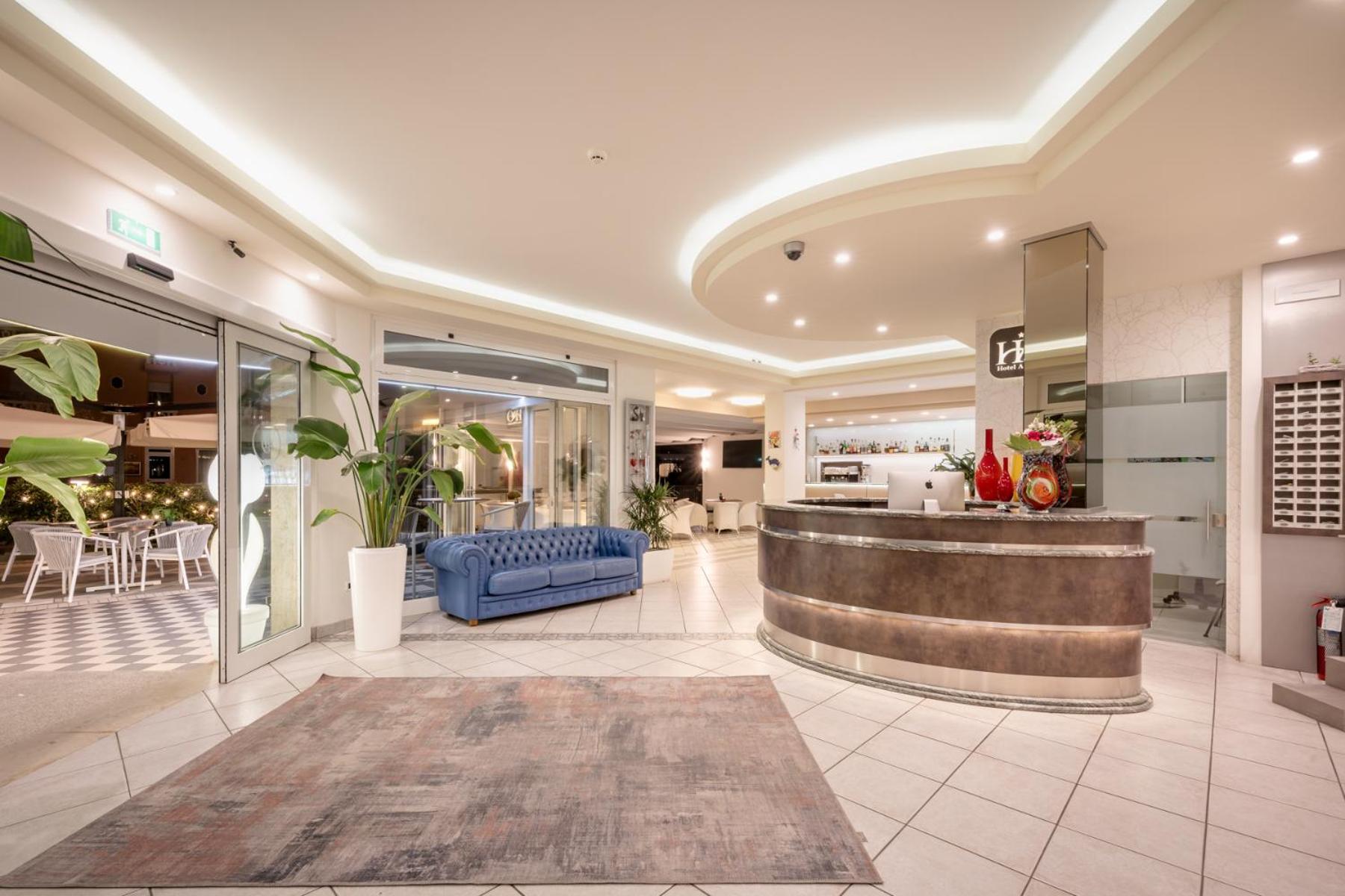 Hotel All'Orologio 3 Stelle Superior Caorle Dış mekan fotoğraf