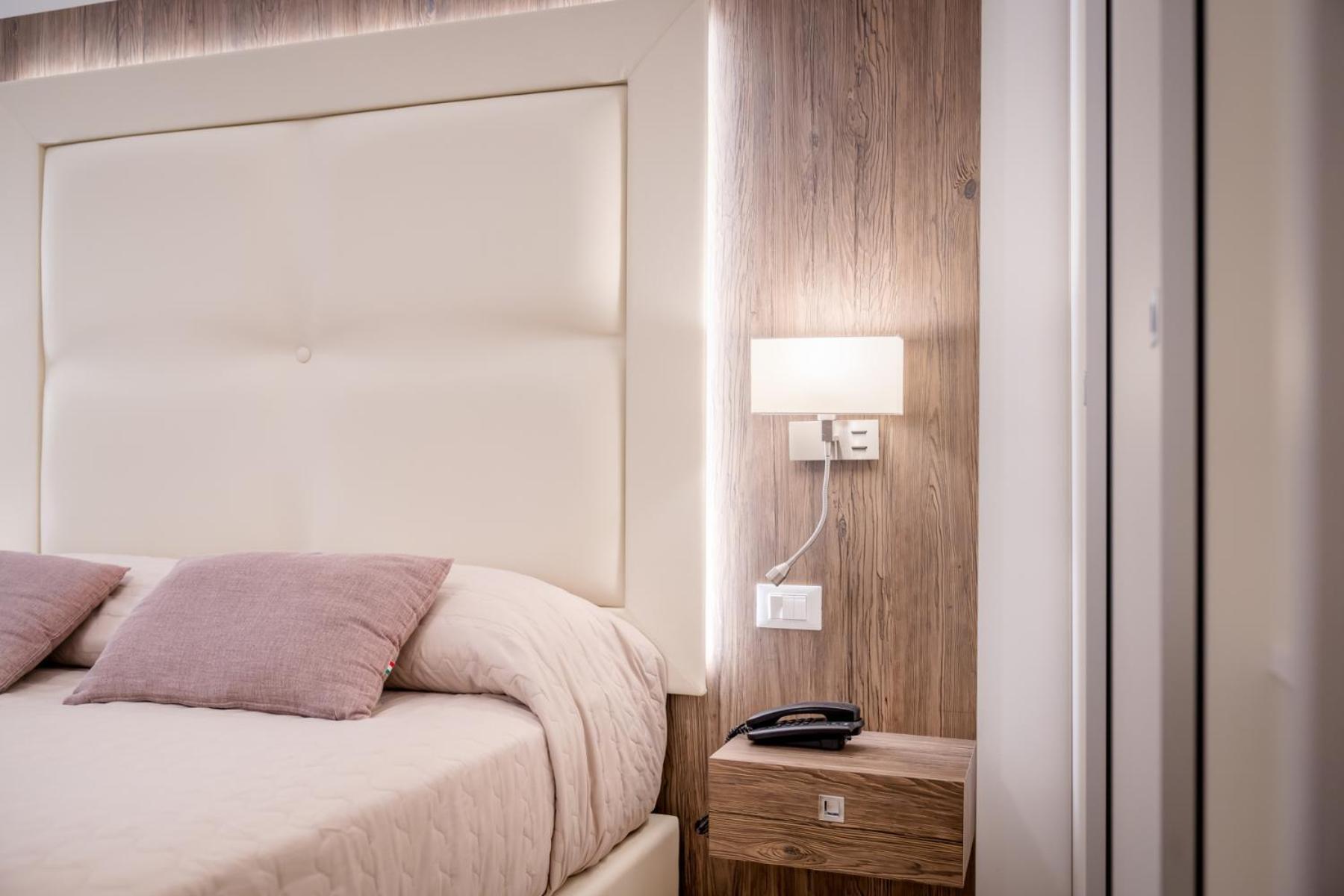 Hotel All'Orologio 3 Stelle Superior Caorle Dış mekan fotoğraf